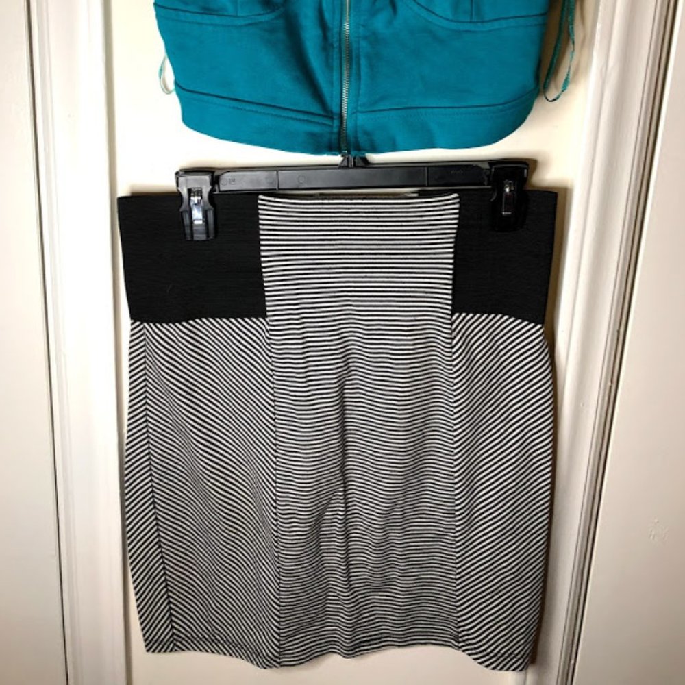 Black and White Striped Skirt Large